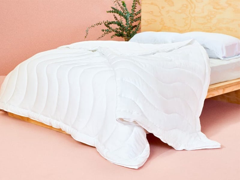 Top Cooling Comforters For Hot Sleepers: Stay Cozy & Cool